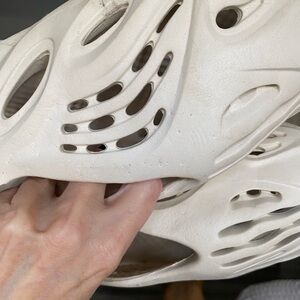 YEEZY ADDIDAS FOAM RNNR off white size 7.5